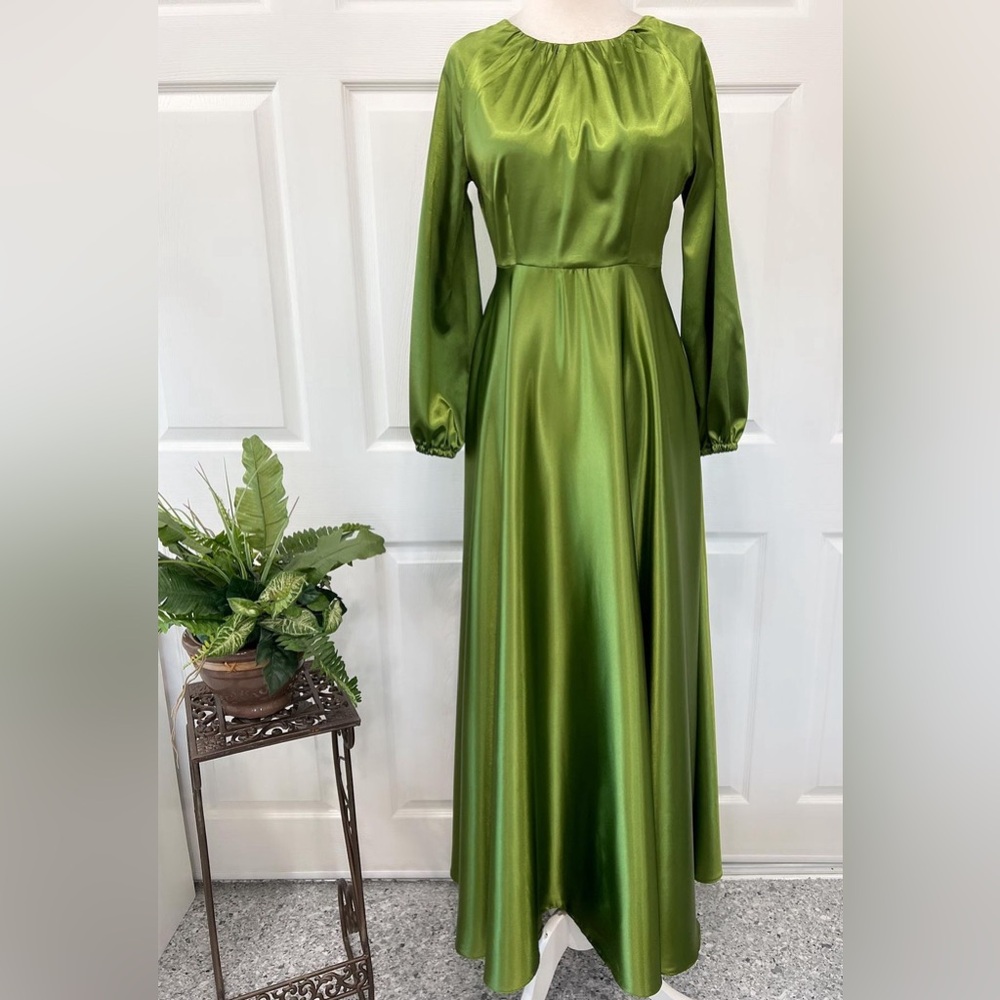 Custom candy apple green maxi dress charmeuse satin size 14. Maternity friendly
